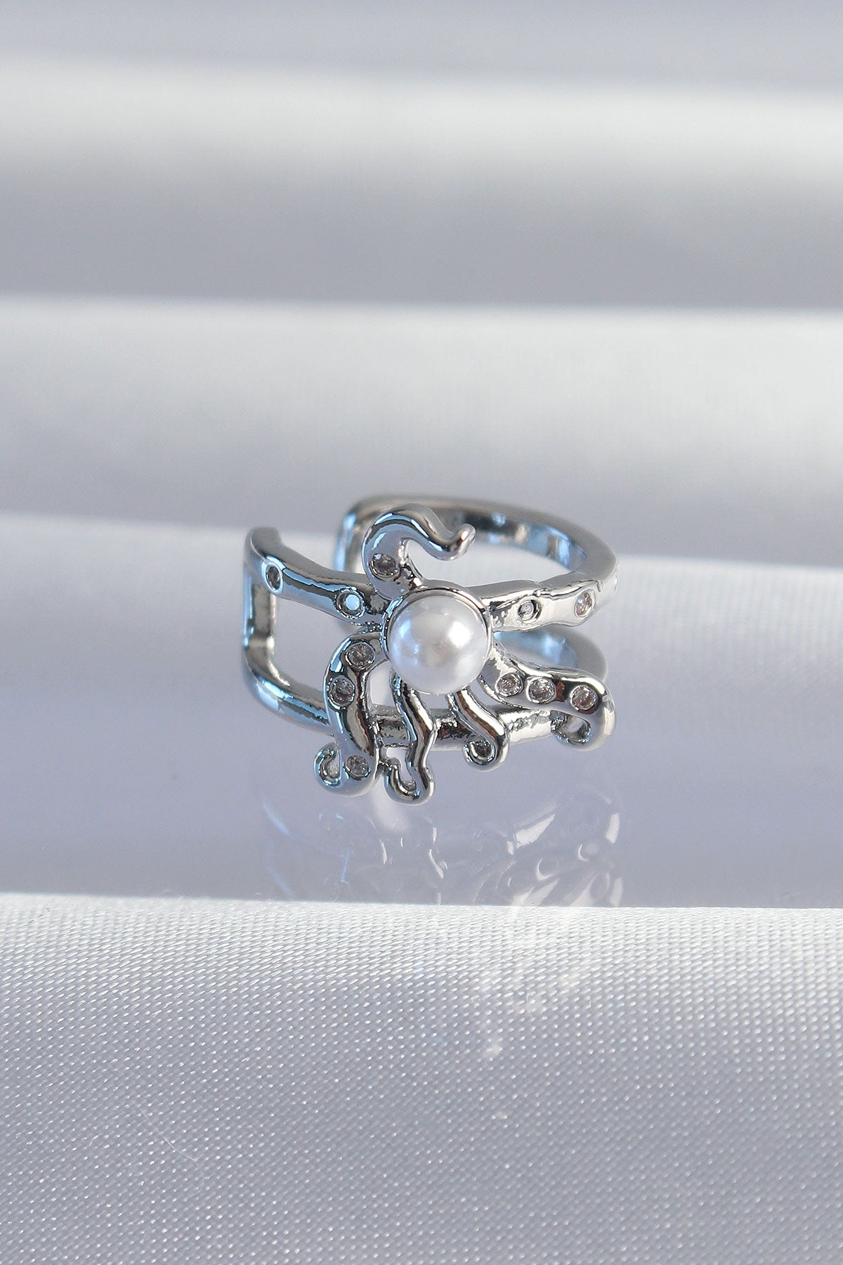 Pirinç Gümüş Renk İncili Ahtapot Earcuff Küpe - BKP9332