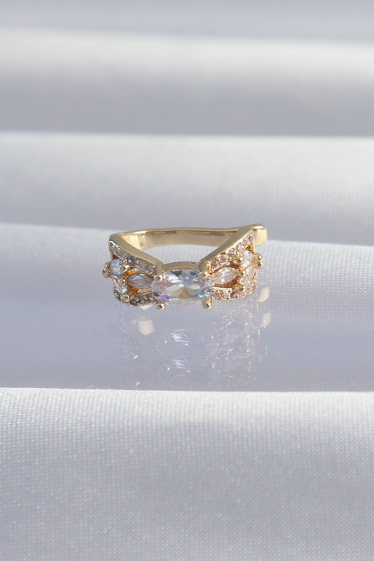 Pirinç Gold Renk Zirkon Taş Kaplama Earcuff Küpe - BKP9337