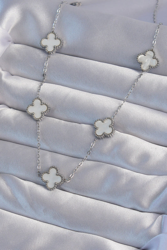 BKO8995 - 316L Çelik Gümüş Renk Beyaz Sedefli Yonca Kolye