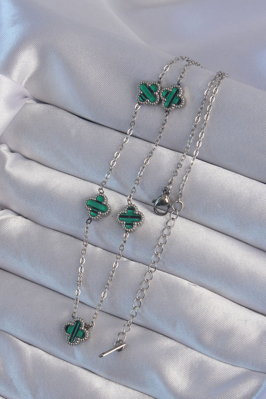 BKO8999 - 316L Çelik Gümüş Renk Minimal Yeşil Mineli Yonca Kolye