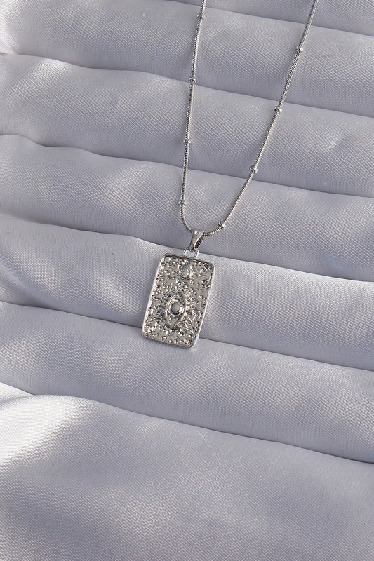 BKO9018 - 316L Çelik Zincir Gümüş Renk Lazer İşlemeli Göz Figür Tarot Kolye