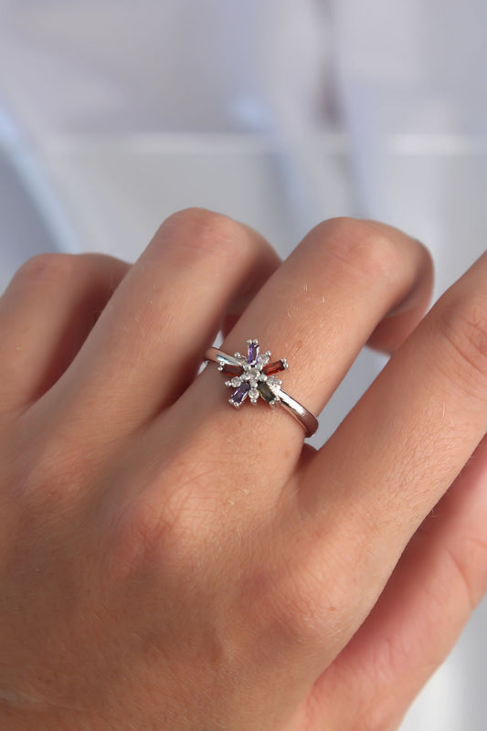 BYK3256 - Pirinç Gümüş Renk Renkli Zirkon Taşlı Ayarlamalı Yüzük