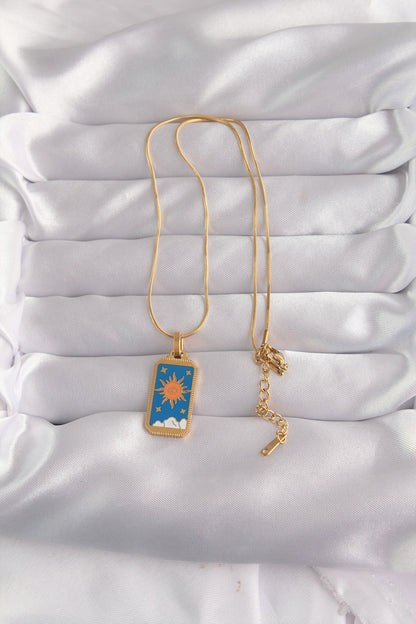 BKO9026 - 316L Çelik Gold Renk Mavi Mineli Güneş Model Tarot Kolye