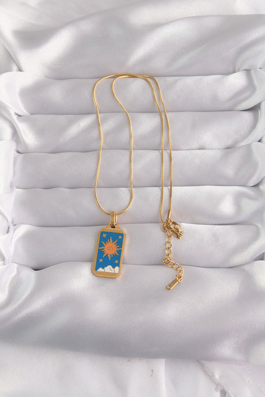 BKO9026 - 316L Çelik Gold Renk Mavi Mineli Güneş Model Tarot Kolye