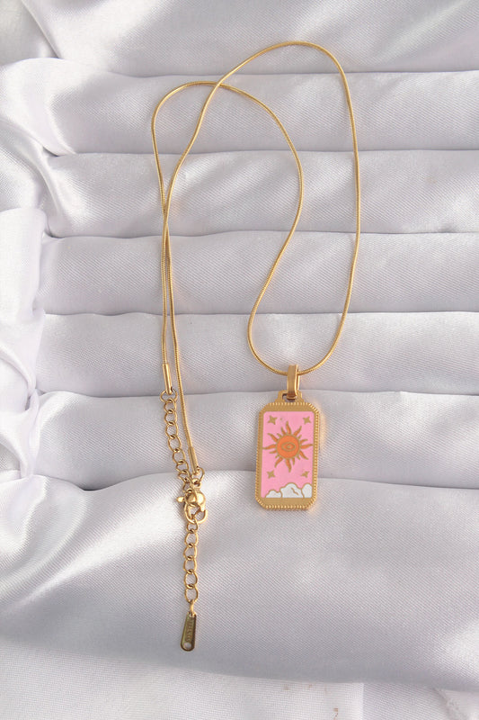 BKO9029 - 316L Çelik Gold Renk Pembe Mineli Güneş Model Tarot Kolye