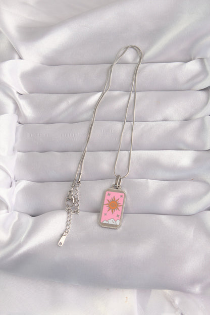BKO9043 - 316L Çelik Gümüş Renk Pembe Mineli Güneş Model Tarot Kolye
