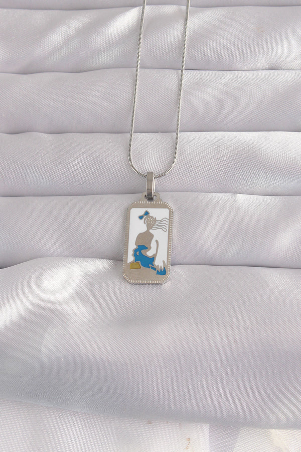 BKO9049 - 316L Çelik Gümüş Renk Beyaz Mineli Kız Figür Tarot Kolye