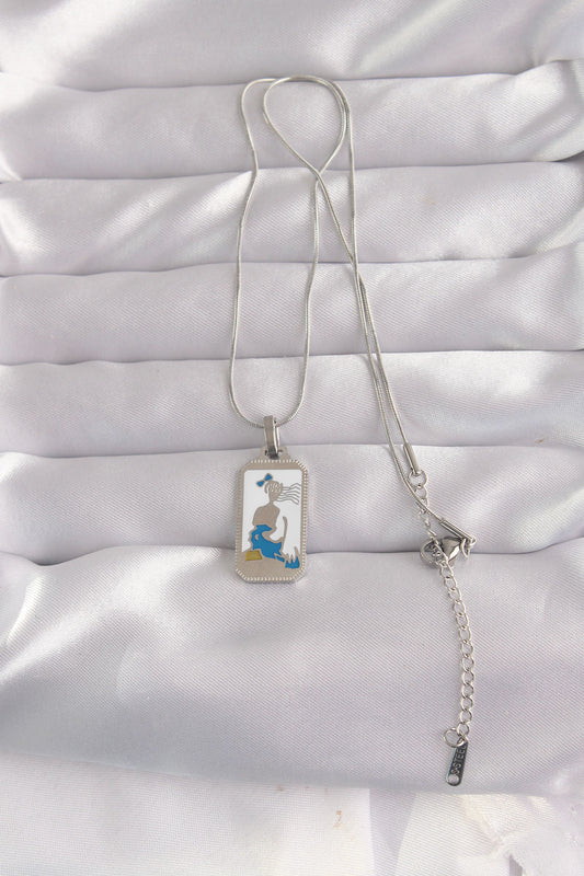 BKO9049 - 316L Çelik Gümüş Renk Beyaz Mineli Kız Figür Tarot Kolye