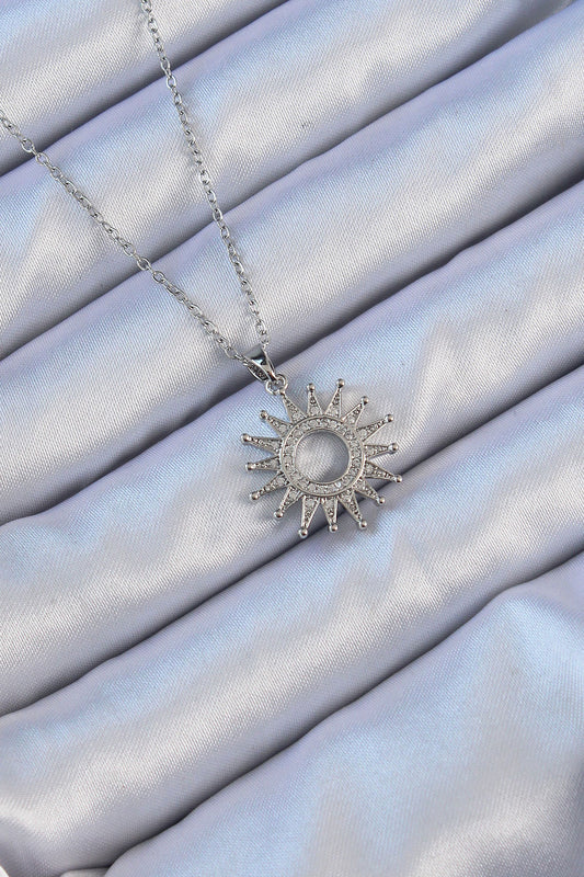 BKO9106 - 316L Çelik Zincir Gümüş Renk Zirkon Taşlı Parlayan Güneş Kolye