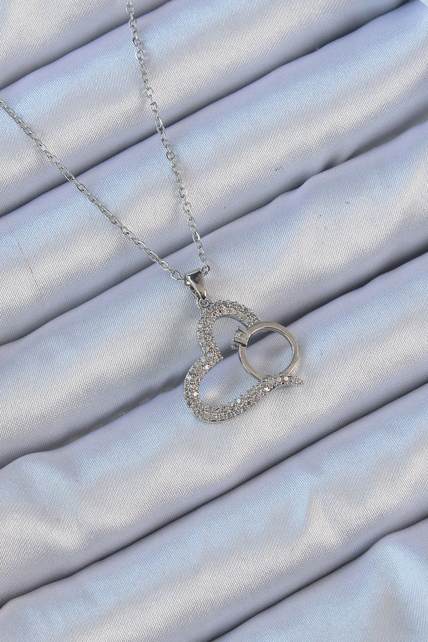 BKO9146 - 316L Çelik Zincir Gümüş Renk Zirkon Taşlı Yüzüklü Kalp Kolye