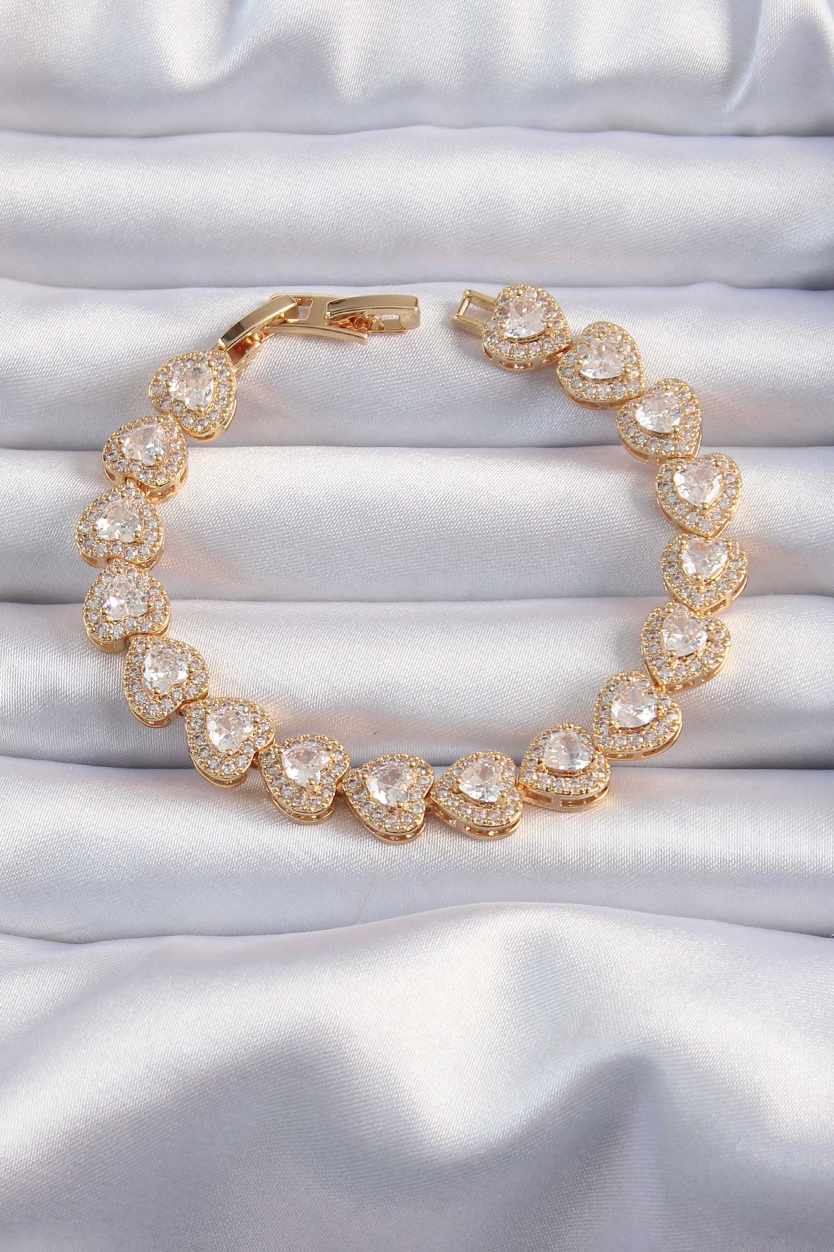 Pirinç Vip Seri Gold Renk Zirkon Taşlı Kalp Model Bileklik - BB6316