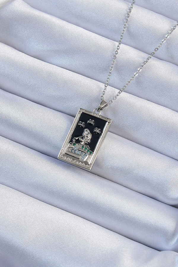 BKO9228 - 316L Çelik Zincir Gümüş Renk Zirkon Taşlı Siyah Mineli Kız Figürlü Tarot Kolye