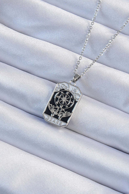 BKO9237 - 316L Çelik Zincir Gümüş Renk İşlemeli Siyah Mineli Tarot Kolye