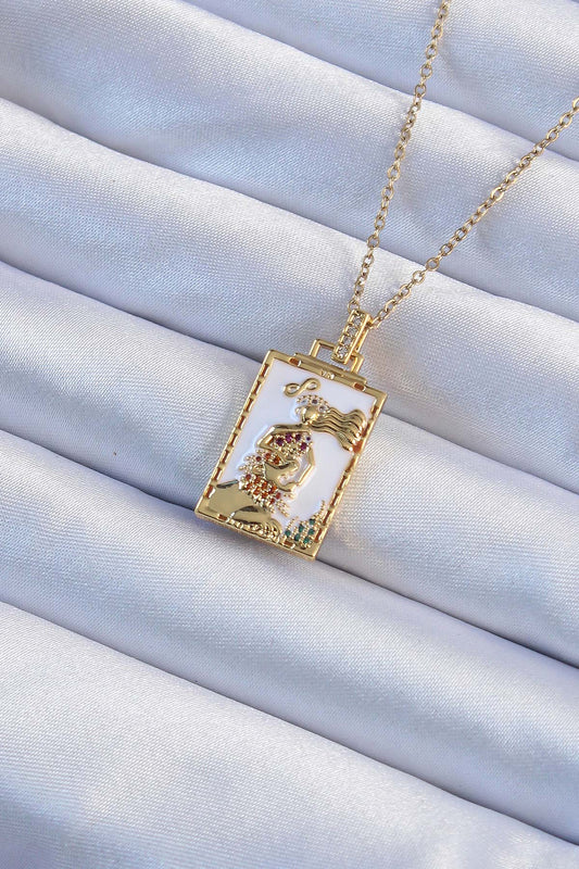 BKO9249 - 316L Çelik Zincir Altın Renk Beyaz Mineli Tarot Kolye
