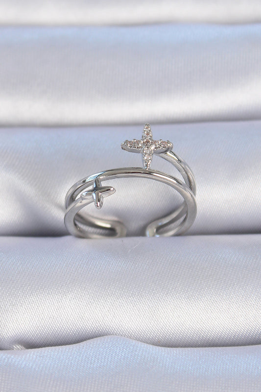 BYK3329 - Pirinç Gümüş Renk Zirkon Taşlı Yıldız Model Kadın Yüzük