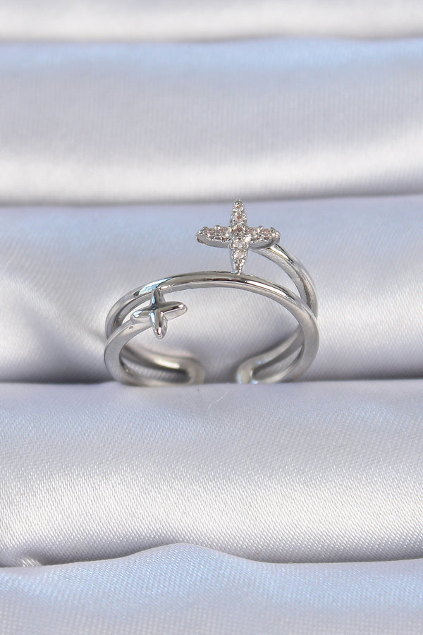 BYK3329 - Pirinç Gümüş Renk Zirkon Taşlı Yıldız Model Kadın Yüzük