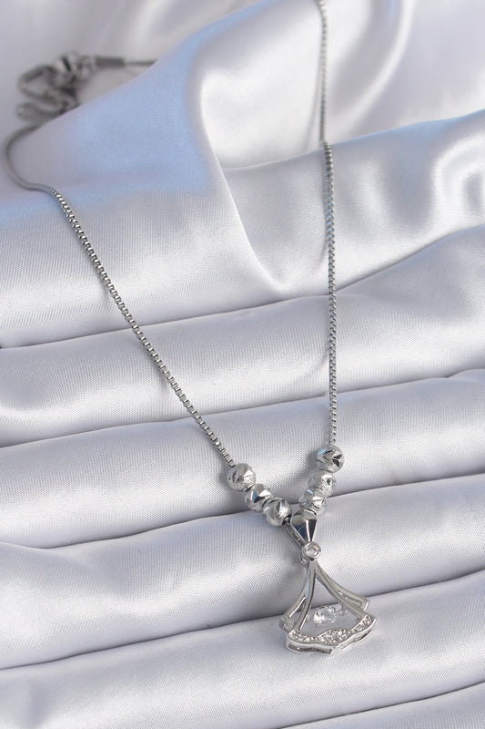 BKO9351 - 316L Çelik Zincir Gümüş Renk Gingko Yaprağı Model Zirkon Taş Detay Kadın Kolye