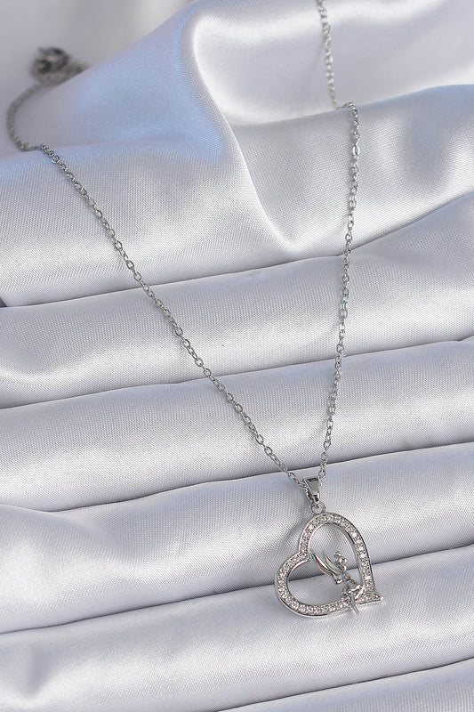 BKO9357 - 316L Çelik Zincir Gümüş Renk Zirkon Taşlı Kalp Model Melek Detay Kadın Kolye