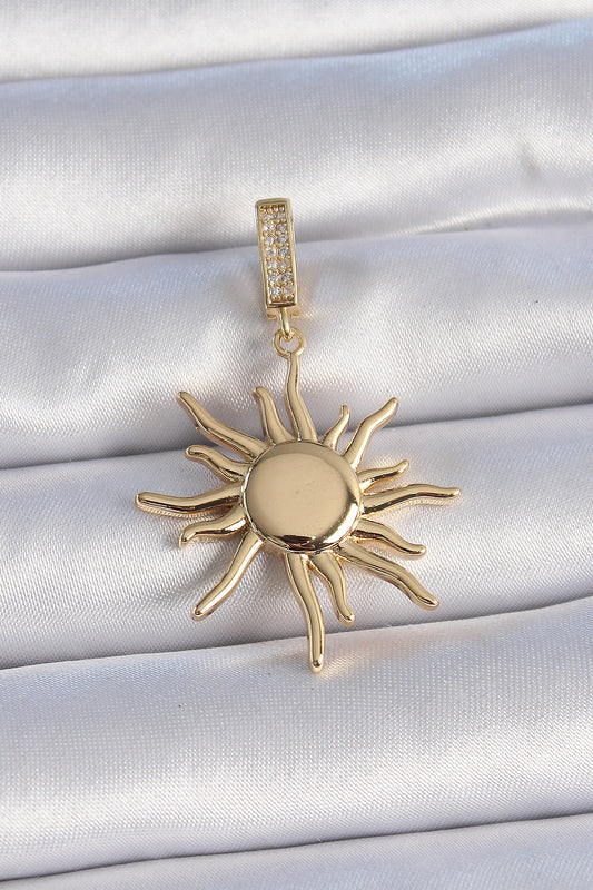 Pirinç Gold Renk Zirkon Taş Detaylı Güneş Model Ajda Charm - BC1008