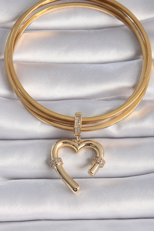 BC1015 - Pirinç Gold Renk Zirkon Taş Detaylı Kalp Figür Ajda Charm