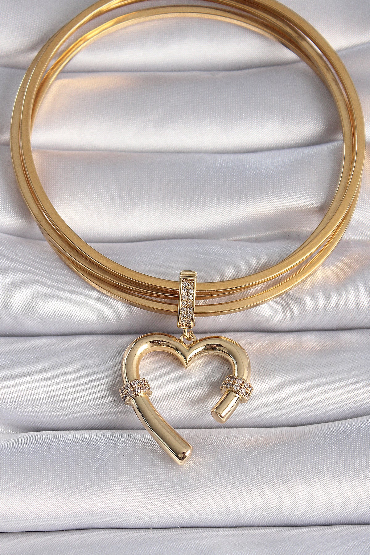 Pirinç Gold Renk Zirkon Taş Detaylı Kalp Figür Ajda Charm - BC1015
