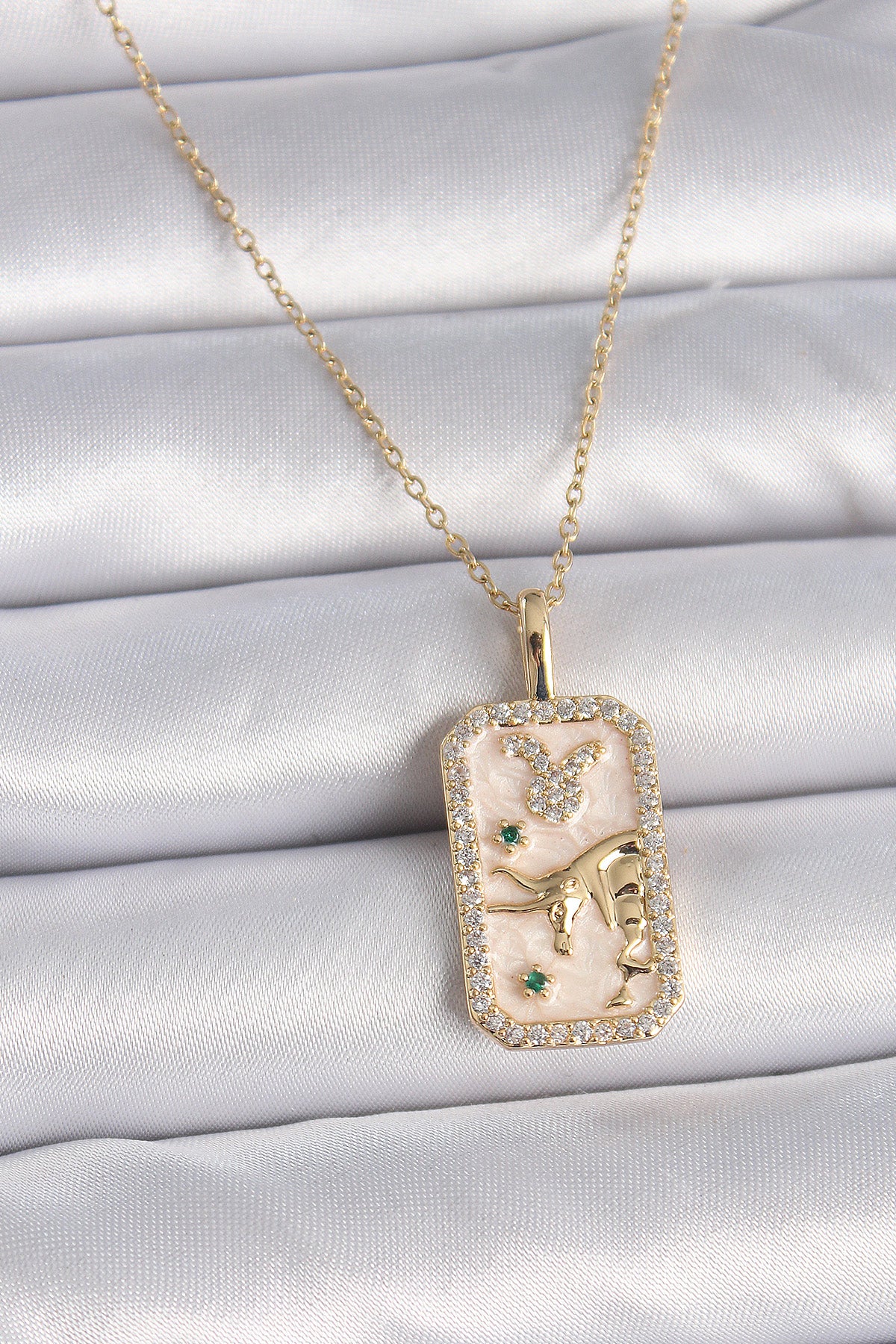 BKO9466 - 316L Çelik Gold Renk Zincir Boğa Burcu Zirkon Taşlı Kadın Kolye