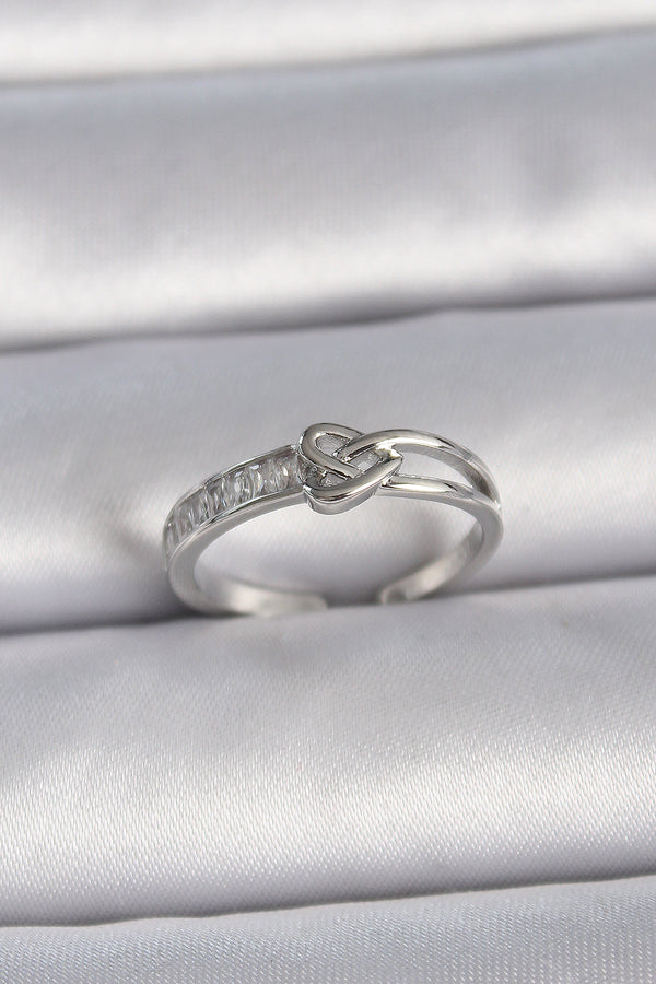 BYK3405 - Pirinç Gümüş Renk Ayarlanabilir Zirkon Taşlı Düğüm Kalp Model Kadın Yüzük