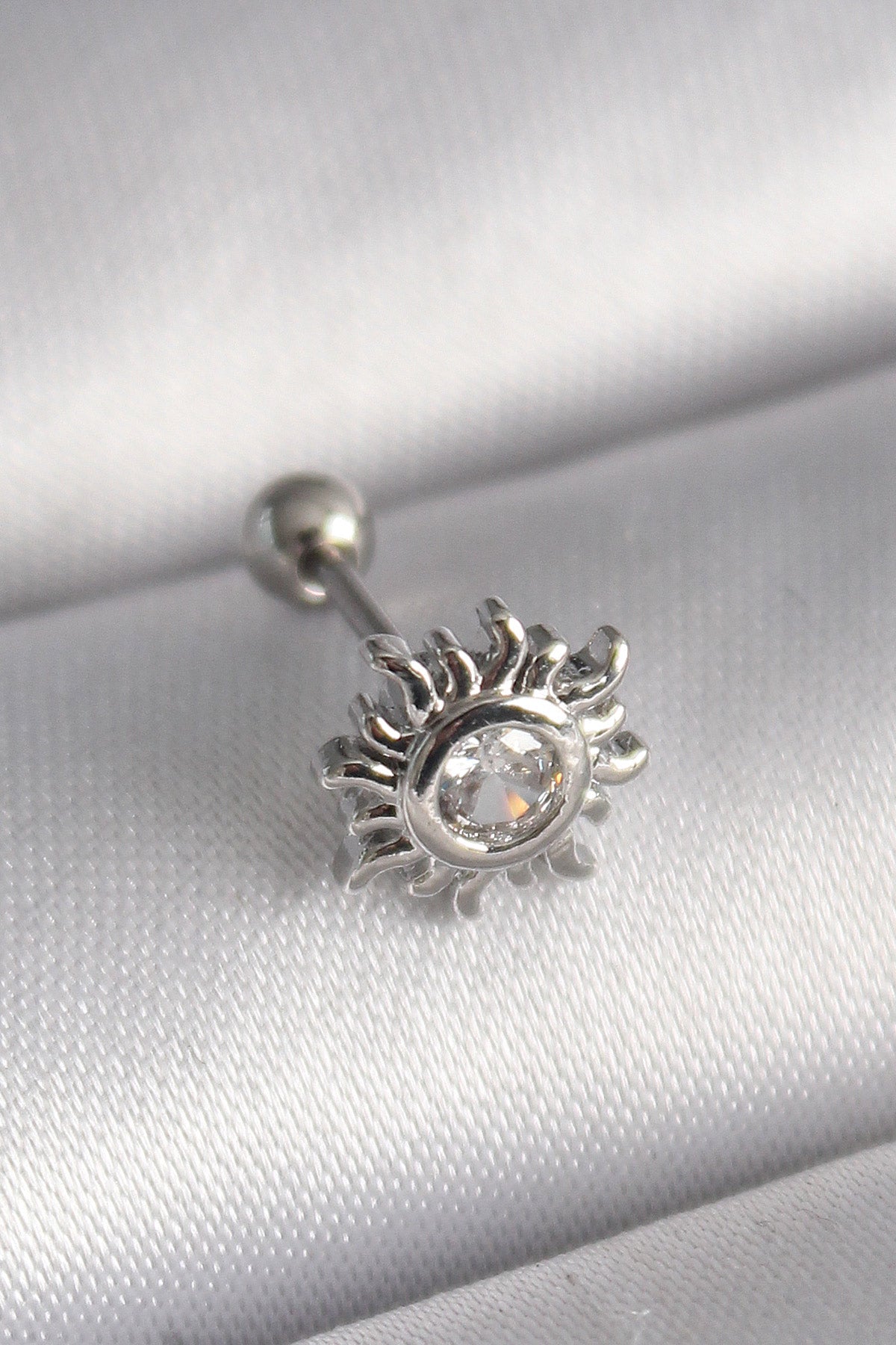 316L Çelik Gümüş Renk Zirkon Taşlı Güneş Tragus Piercing - PR1279