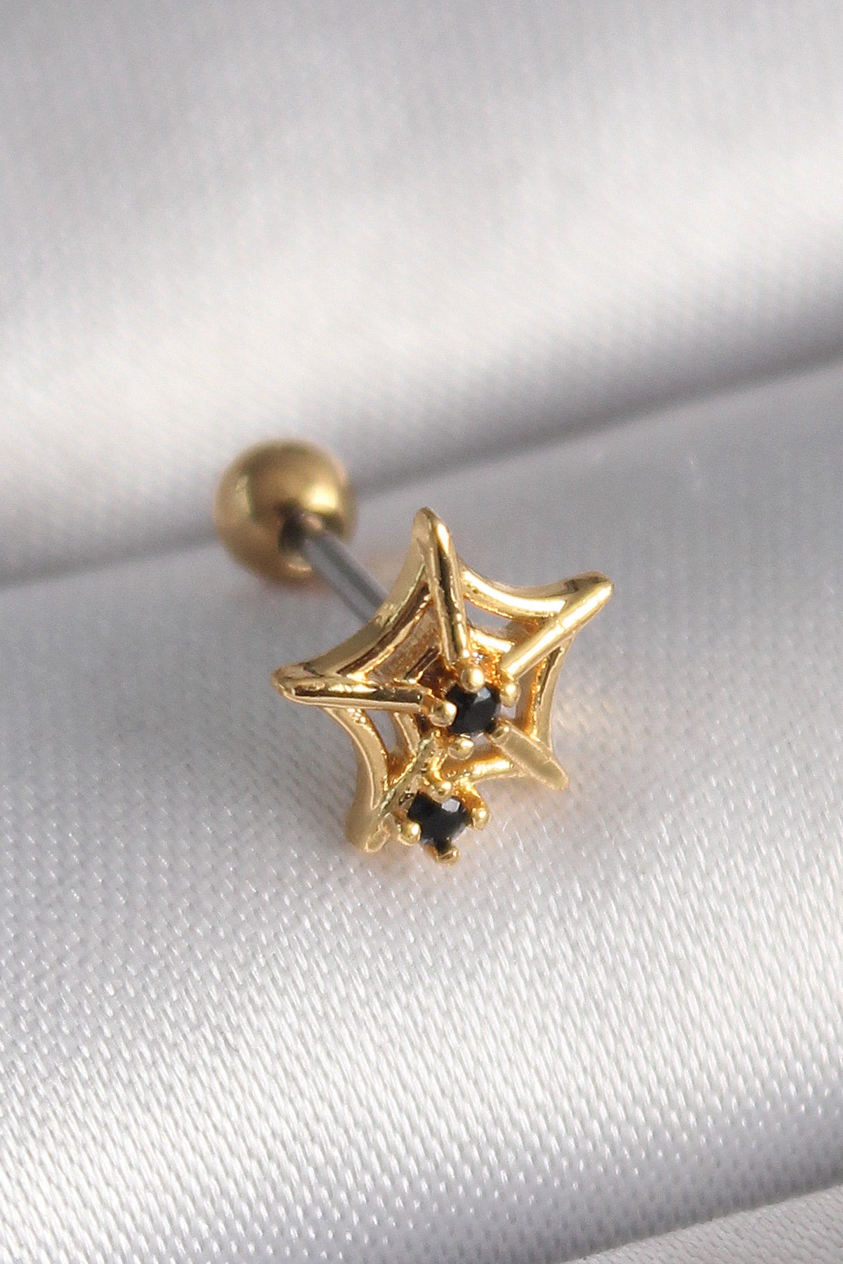 316L Çelik Gold Renk Siyah Zirkon Taş Detay Örümcek Ağ Model Tragus Piercing - PR1292