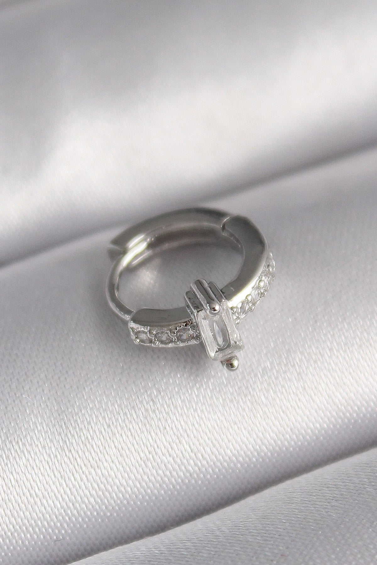 316L Çelik Gümüş Renk Zirkon Taşlı Tragus Piercing - PR1307