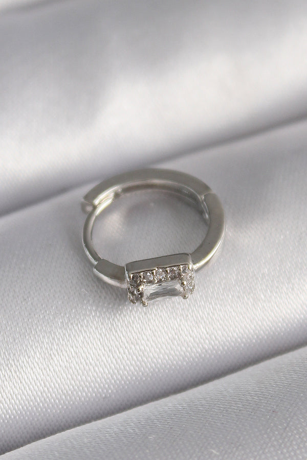 PR1309 - 316L Çelik Gümüş Renk Kare Zirkon Taşlı Tragus Piercing