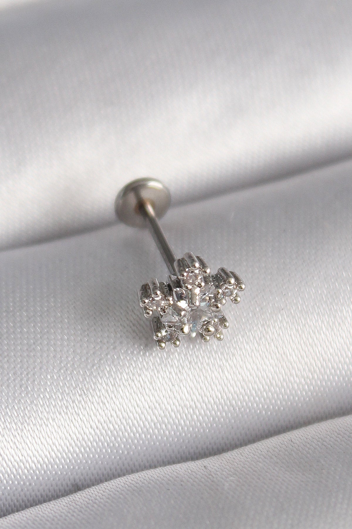 316L Çelik Gümüş Renk Zirkon Taşlı Yıldız Model Tragus Piercing - PR1341