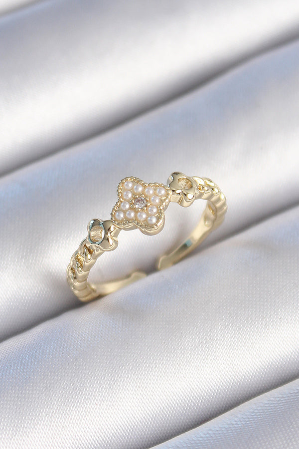 BYK3438 - Pirinç Gold Renk İncili Yonca Model Zirkon Taş Detay Kadın Yüzük