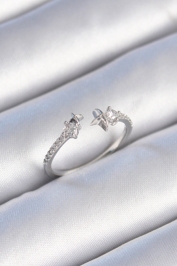 BYK3447 - Pirinç Gümüş Renk Zirkon Taş Detay Yıldız Model Kadın Yüzük