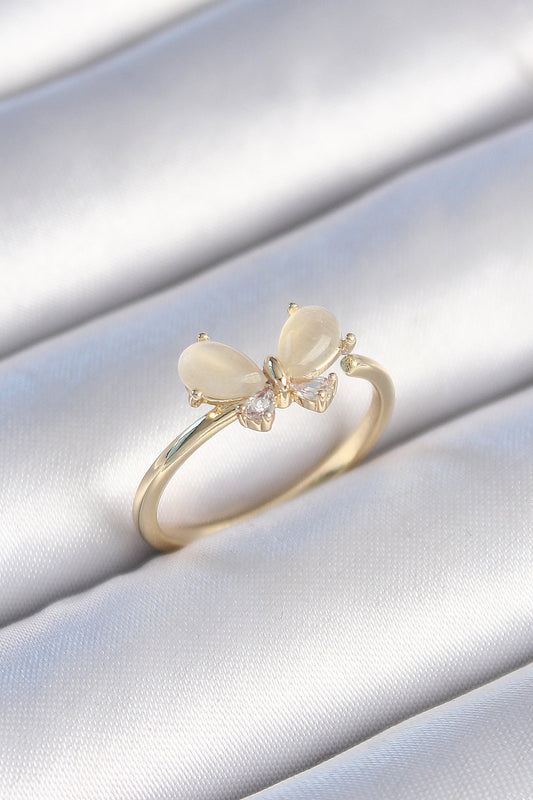 BYK3464 - Pirinç Gold Renk Beyaz Mineli Zirkon Taşlı Kelebek Model Kadın Yüzük