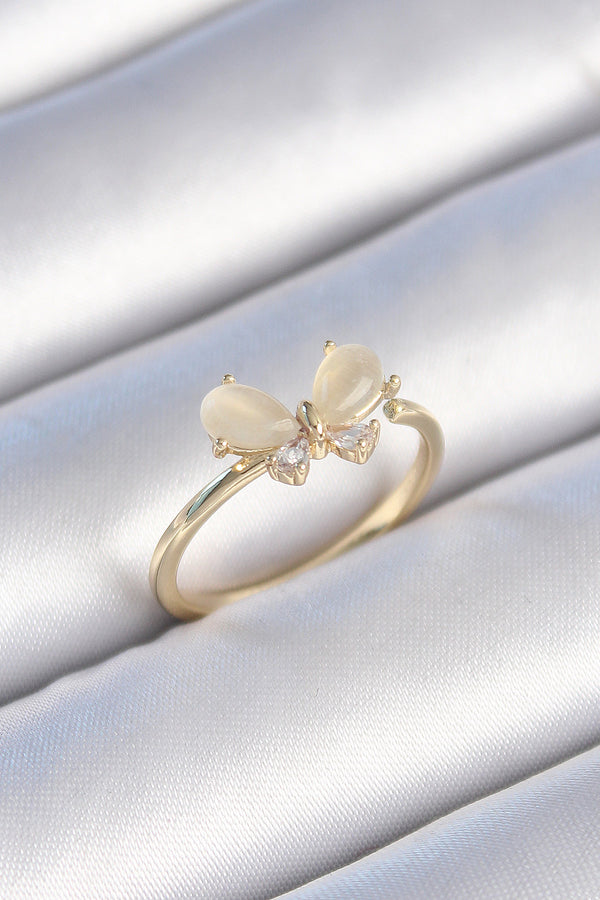 BYK3464 - Pirinç Gold Renk Beyaz Mineli Zirkon Taşlı Kelebek Model Kadın Yüzük