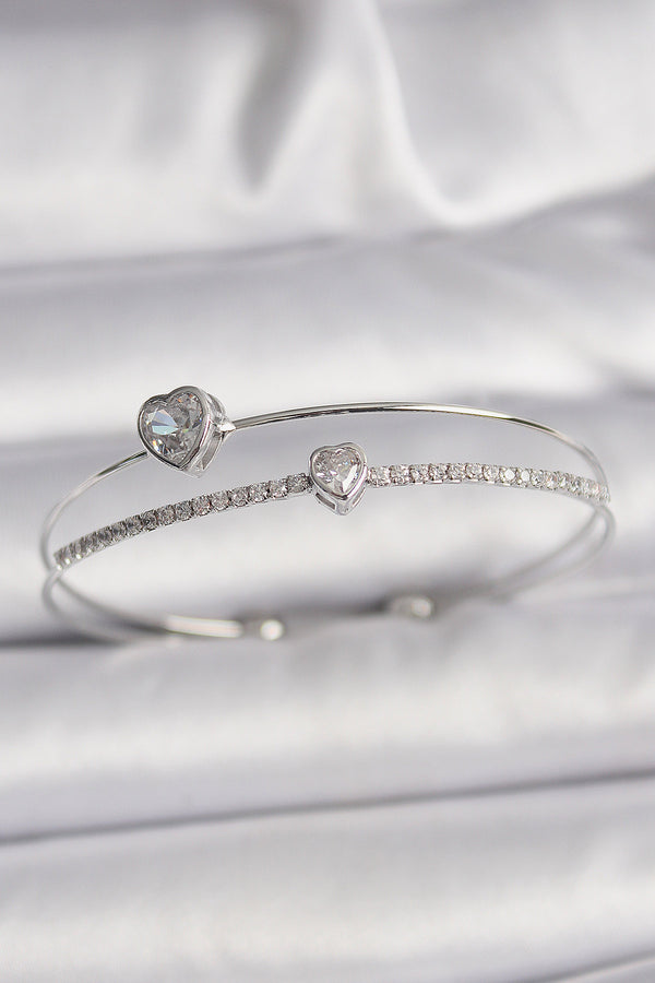BB6537 - Pirinç Gümüş Renk Zirkon Taşlı Kalp Model Kadın Bileklik