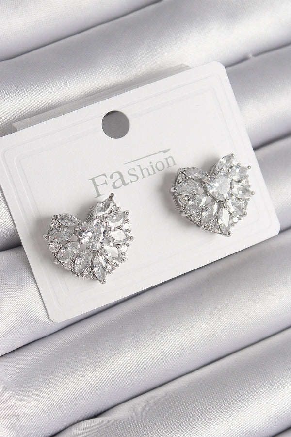 BKP9749 - Pirinç Gümüş Renk Zirkon Taşlı Kalp Model Kadın Küpe