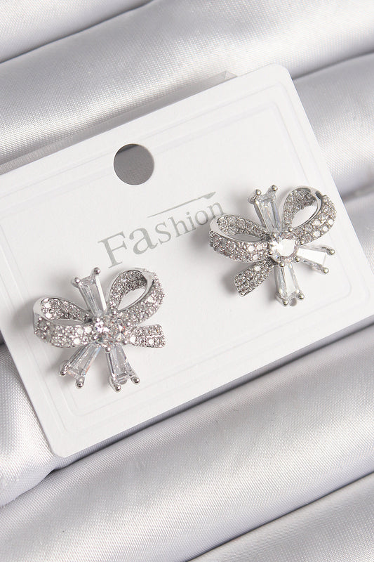 BKP9779 - Pirinç Gümüş Renk Zirkon Taşlı Fiyonk Model Kadın Küpe