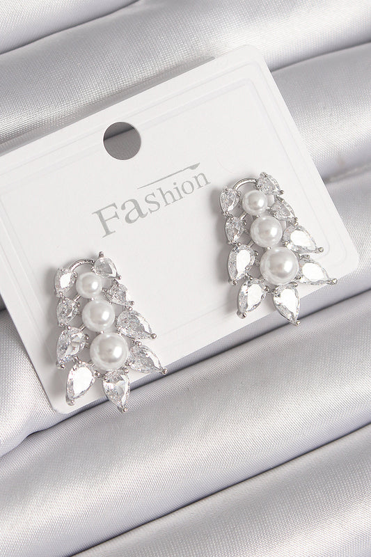 BKP9799 - Pirinç Gümüş Renk Zirkon Taşlı Yaprak Model İnci Detay Kadın Küpe