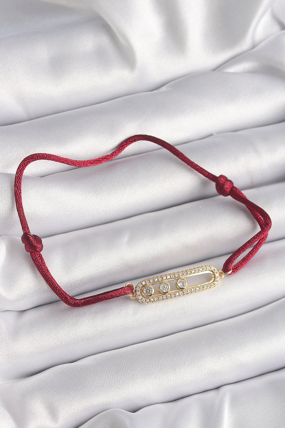 Kırmızı İpli Asansörlü Zirkon Taşlı Gold Messika Model Kadın Bileklik - BB6581