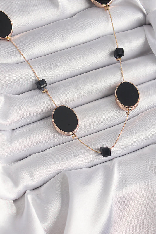 BKO9625 - Pirinç Gold Renk Siyah Renk Oval Siyah Küp Detay Kadın Kolye