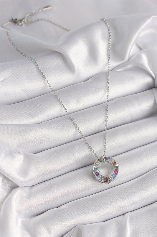 BKO9629 - 316L Çelik Gümüş Renk Zincir Renkli Zirkon Taşlı Xoxo Model Kadın Kolye