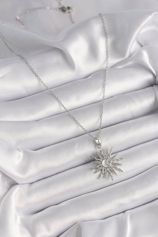 BKO9631 - 316L Çelik Gümüş Renk Zincir Zirkon Taşlı Güneş Model Sedefli Ay İşleme Detay Kadın Kolye