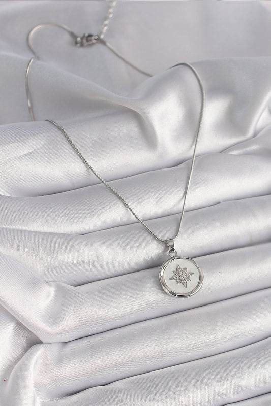 BKO9635 - 316L Çelik Gümüş Renk Zincir Beyaz Sedefli Zirkon Taşlı Yıldız İşleme Model Kadın Kolye