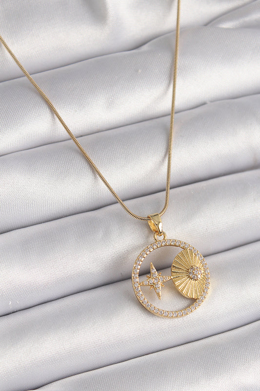 BKO9636 - 316L Çelik Gold Renk Zincir Zirkon Taşlı Yıldız İşleme Madalyon Model Kadın Kolye