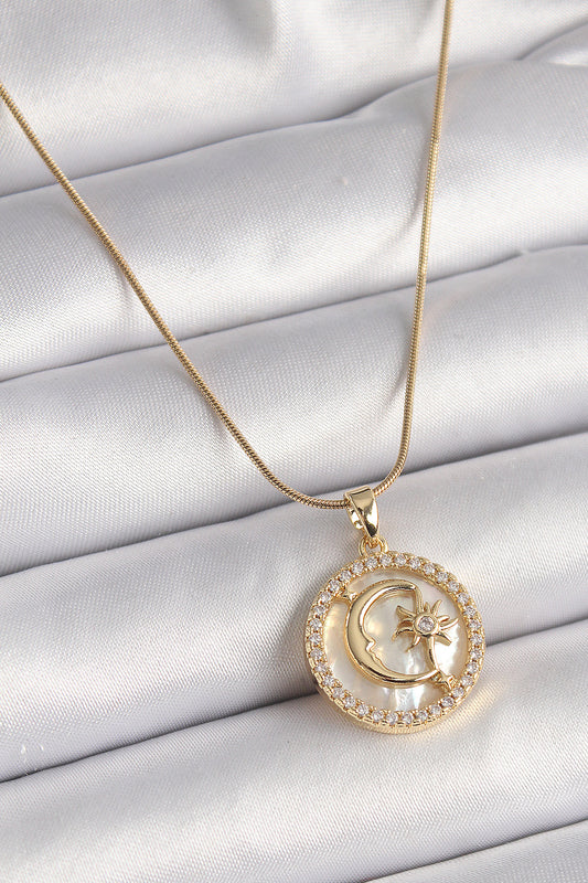 BKO9638 - 316L Çelik Gold Renk Zincir Zirkon Taş Detaylı Beyaz Sedefli Ay Yıldız Model Kadın Kolye