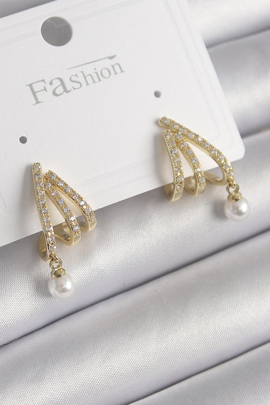 BKP9957 - Pirinç Gold Renk Zirkon Taşlı Pençe Model İnci Detay Kadın Küpe