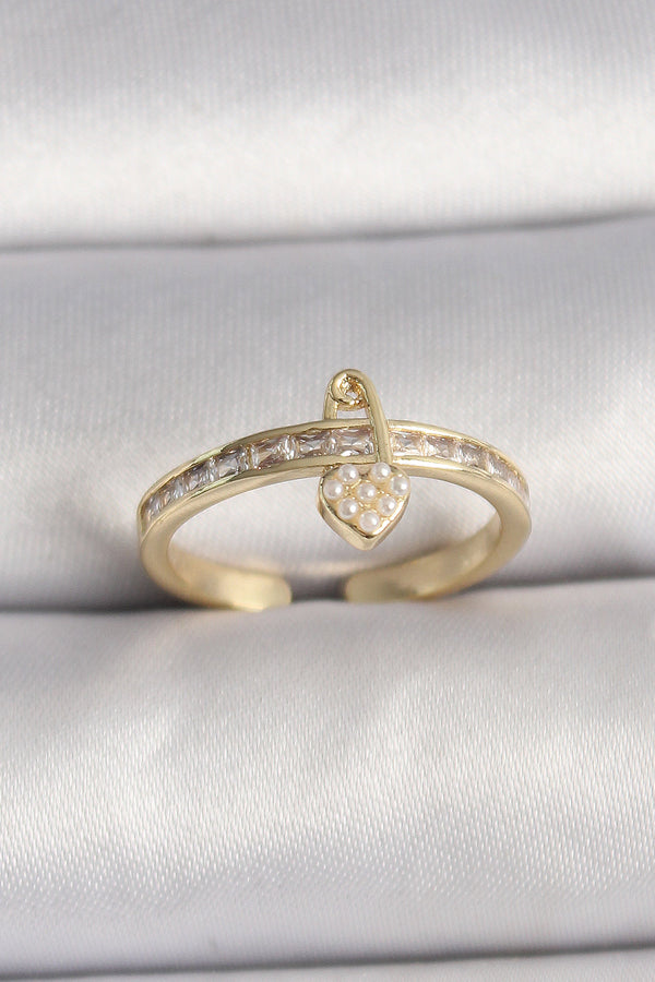 BYK3537 - Pirinç Gold Renk Zirkon Taşlı İnci Detay Kilit Kalp Figür Ayarlanabilir Yüzük