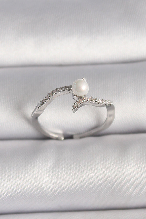 BYK3548 - Pirinç Gümüş Renk Zirkon Taşlı Ayarlanabilir Yüzük